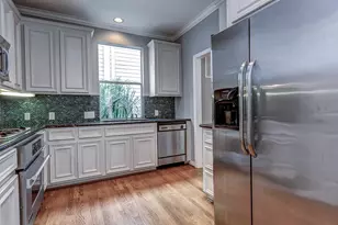 2649 Helena St, Houston, TX 77006 - Photo 15