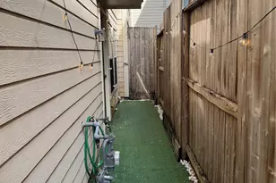 2649 Helena St, Houston, TX 77006 - Photo 25