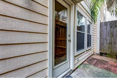 2649 Helena Street, Houston, TX 77006 - Photo 9