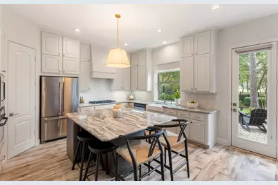 10 Mill Point Place, The Woodlands, TX 77380 - Photo 13