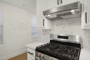 402 Fenn St, Houston, TX 77018 - Photo 9