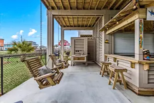 1990 Royalville Ct, Crystal Beach, TX 77650 - Photo 35