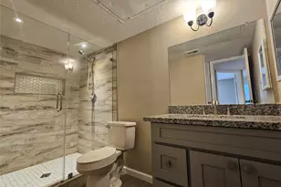 2816 S Bartell Dr, Houston, TX 77054 - Photo 9
