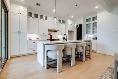 1016 Peden Street, Houston, TX 77006 - Photo 9