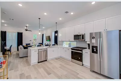 1616 Benson Street, Houston, TX 77020 - Photo 3