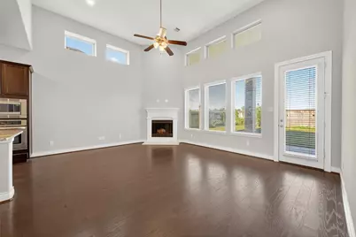 4926 Thunder Creek Ln, Sugar Land, TX 77479 - Photo 11