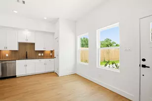 7841 Sunnyhill St, Houston, TX 77088 - Photo 5