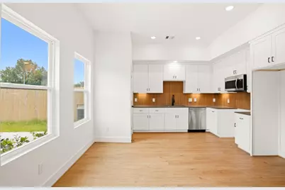 7841 Sunnyhill Street #A, Houston, TX 77088 - Photo 21