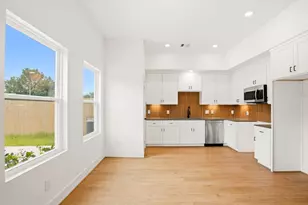 7841 Sunnyhill St, Houston, TX 77088 - Photo 21