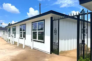 4306 Mallow St, Houston, TX 77051 - Photo 3