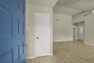 7818 Winehill Ln, Houston, TX 77040 - Photo 5