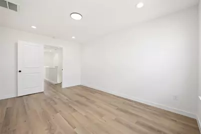 7921 Bonaire Street #B, Houston, TX 77028 - Photo 9