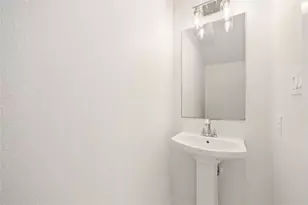 7921 Bonaire St, Houston, TX 77028 - Photo 21