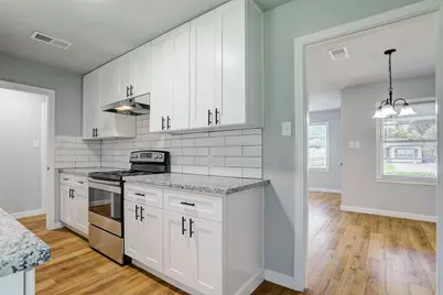 1706 3rd Avenue N, Texas City, TX 77590 - Photo 5