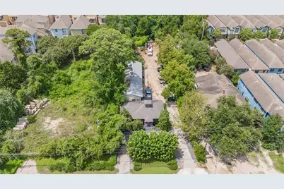 1137 W 26th Street, Houston, TX 77008 - Photo 9