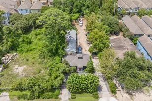 1137 W 26th St, Houston, TX 77008 - Photo 9