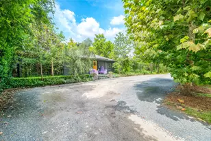 1137 W 26th St, Houston, TX 77008 - Photo 5