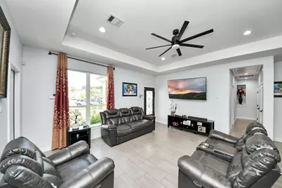 6702 Dewcrest Drive, Katy, TX 77449 - Photo 5