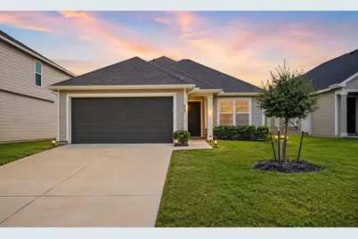 922 Luke Darrell Drive, Rosharon, TX 77583 - Photo 1