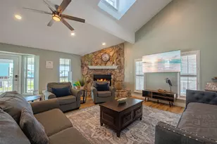 2940 Laguna Dr, Crystal Beach, TX 77650 - Photo 9