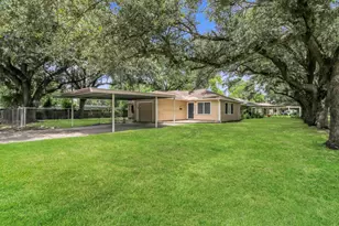 1108 W Camp Cir, La Marque, TX 77568 - Photo 1