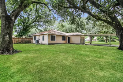 1108 W Camp Circle, La Marque, TX 77568 - Photo 17