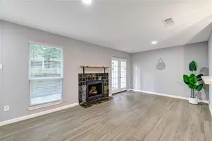 3929 Tanglewilde St, Houston, TX 77063 - Photo 9