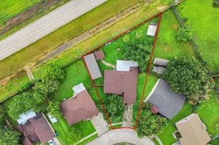 37 Wagon Ln Loop, Angleton, TX 77515 - Photo 3