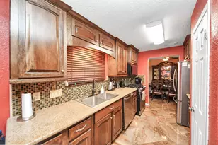 37 Wagon Ln Loop, Angleton, TX 77515 - Photo 11