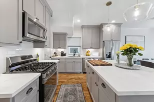 3404 Castor St, Houston, TX 77022 - Photo 9