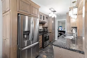 104 Dogwood St, Lake Jackson, TX 77566 - Photo 7