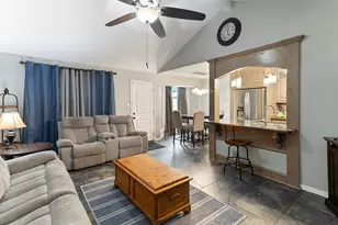 104 Dogwood St, Lake Jackson, TX 77566 - Photo 3