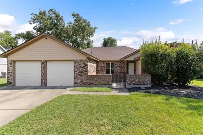104 Dogwood Street, Lake Jackson, TX 77566 - Photo 1