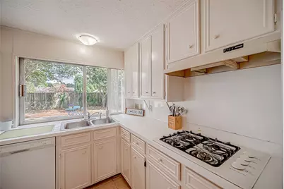 10607 Silkwood Drive, Houston, TX 77031 - Photo 21