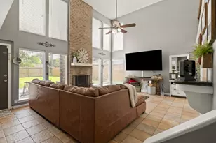 1809 20th Ave N, Texas City, TX 77590 - Photo 3