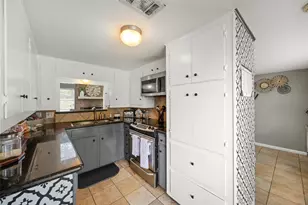 1809 20th Ave N, Texas City, TX 77590 - Photo 15