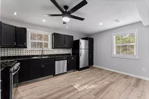 2 Ground Brier Ct, The Woodlands, TX 77381 - Photo 3