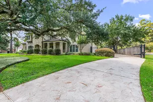 11935 Broken Bough Dr, Bunker Hill Village, TX 77024 - Photo 3