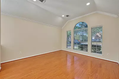 102 Crimson Bay Drive, League City, TX 77573 - Photo 5
