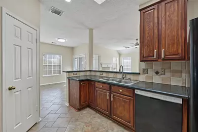 102 Crimson Bay Drive, League City, TX 77573 - Photo 17