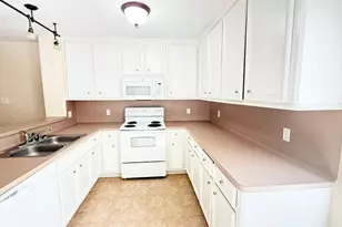 175 Binnacle Ct, Willis, TX 77318 - Photo 13