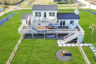 3913 11 Mile Rd, Galveston, TX 77554 - Photo 1