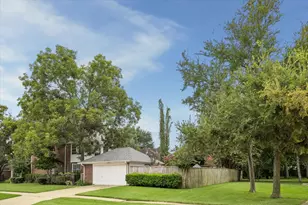1019 Quiet Glen Ct, Sugar Land, TX 77479 - Photo 3