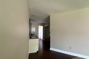 2103 Barrington Pl Dr, Sugar Land, TX 77478 - Photo 9