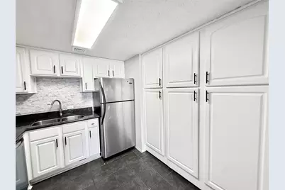 2016 Main Street #2204, Houston, TX 77002 - Photo 3