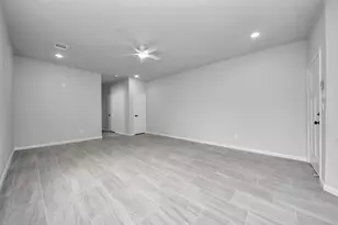 303 S Utah St, La Porte, TX 77571 - Photo 9