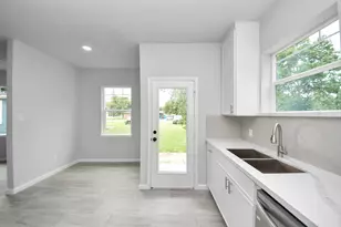 303 S Utah St, La Porte, TX 77571 - Photo 17