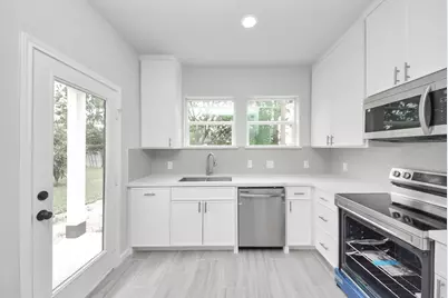 303 S Utah Street, La Porte, TX 77571 - Photo 15