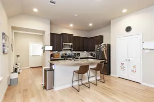 9256 Sea Gdn St, Houston, TX 77034 - Photo 5
