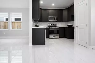 9315 Noel St, Houston, TX 77033 - Photo 3